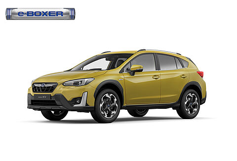 Gelber Subaru XV auf weissem Hintergrund mit e-BOXER Logo